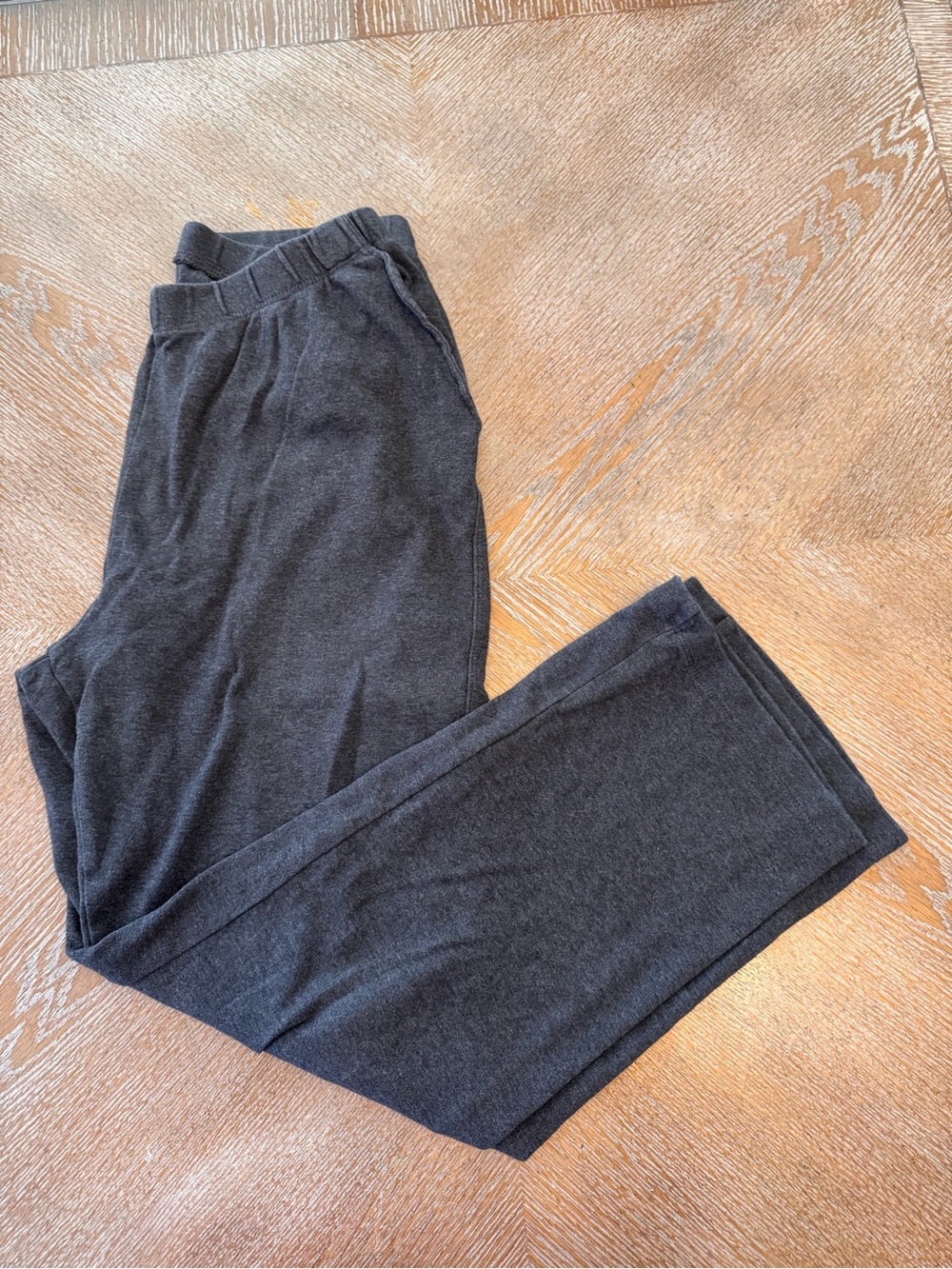 Lands’ End Gray Pull On Pants Medium Pocket Elastic Waist 32” Inseam 27”